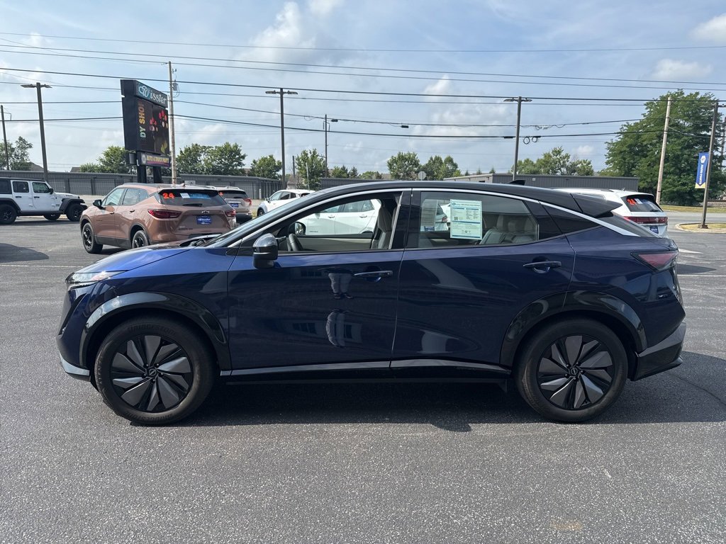 Used 2023 Nissan Ariya FWD image 2