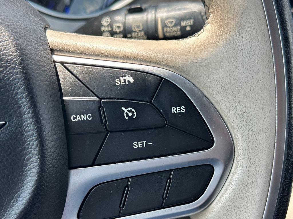 Used 2019 Chrysler Pacifica Limited FWD image 25