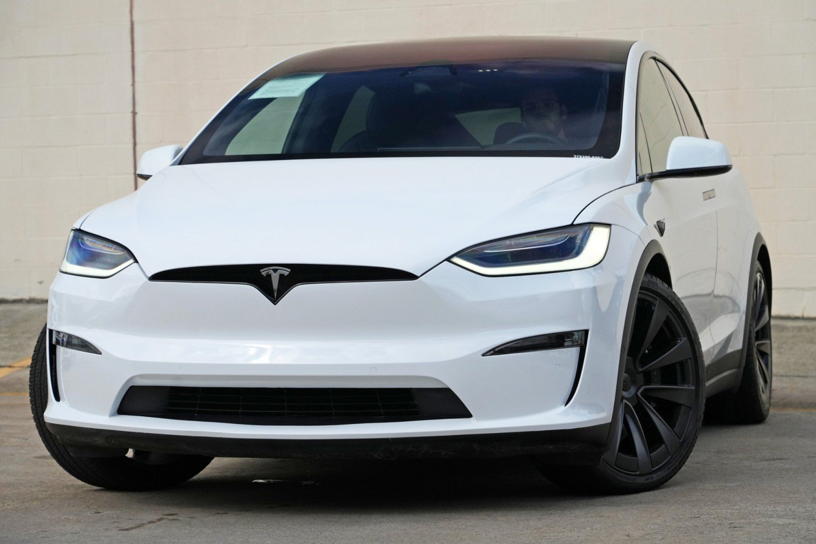 Used 2023 Tesla Model X AWD/4WD image 3