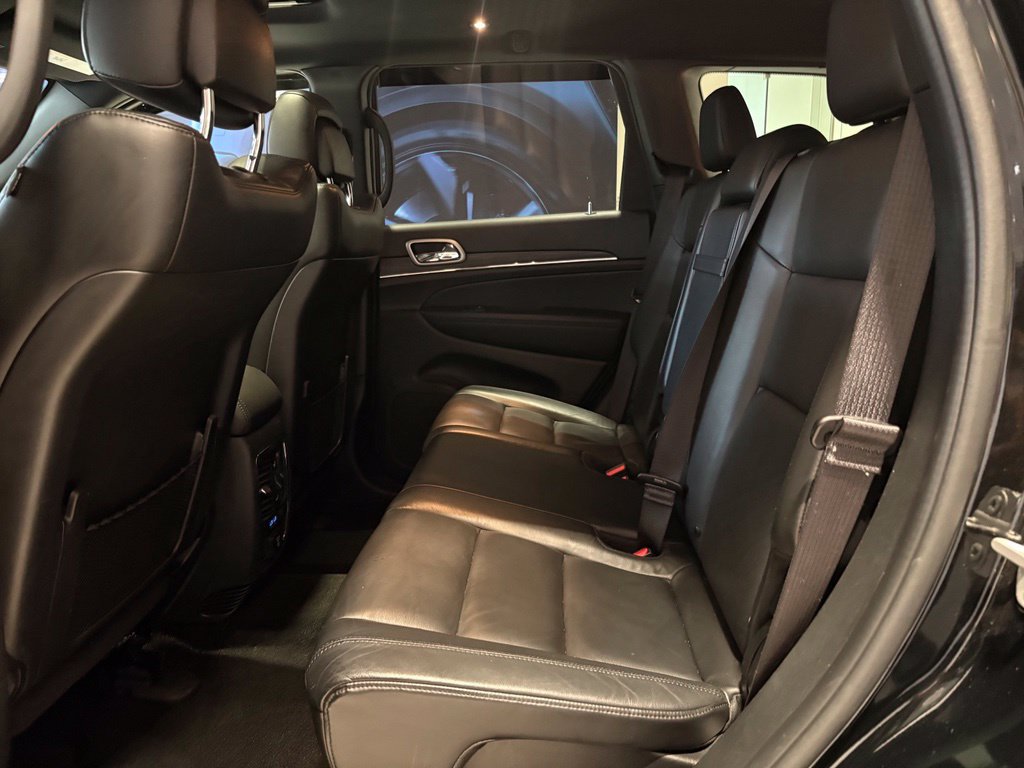 Used 2021 Jeep Grand Cherokee Limited AWD/4WD image 17