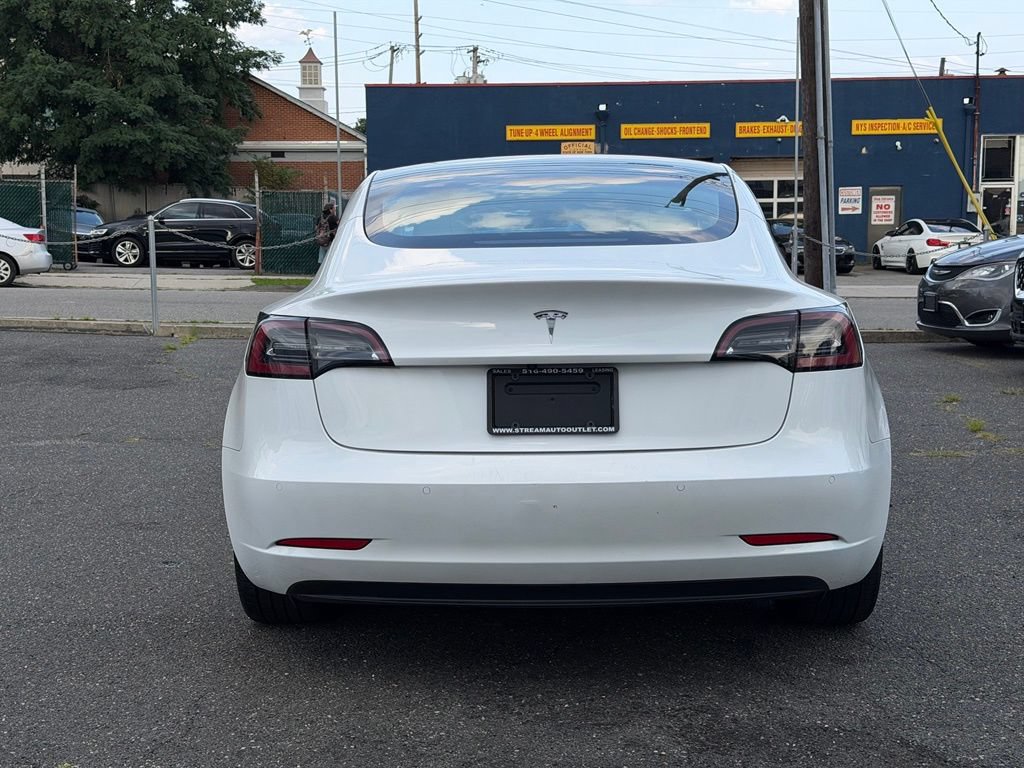 Used 2022 Tesla Model 3 RWD image 9