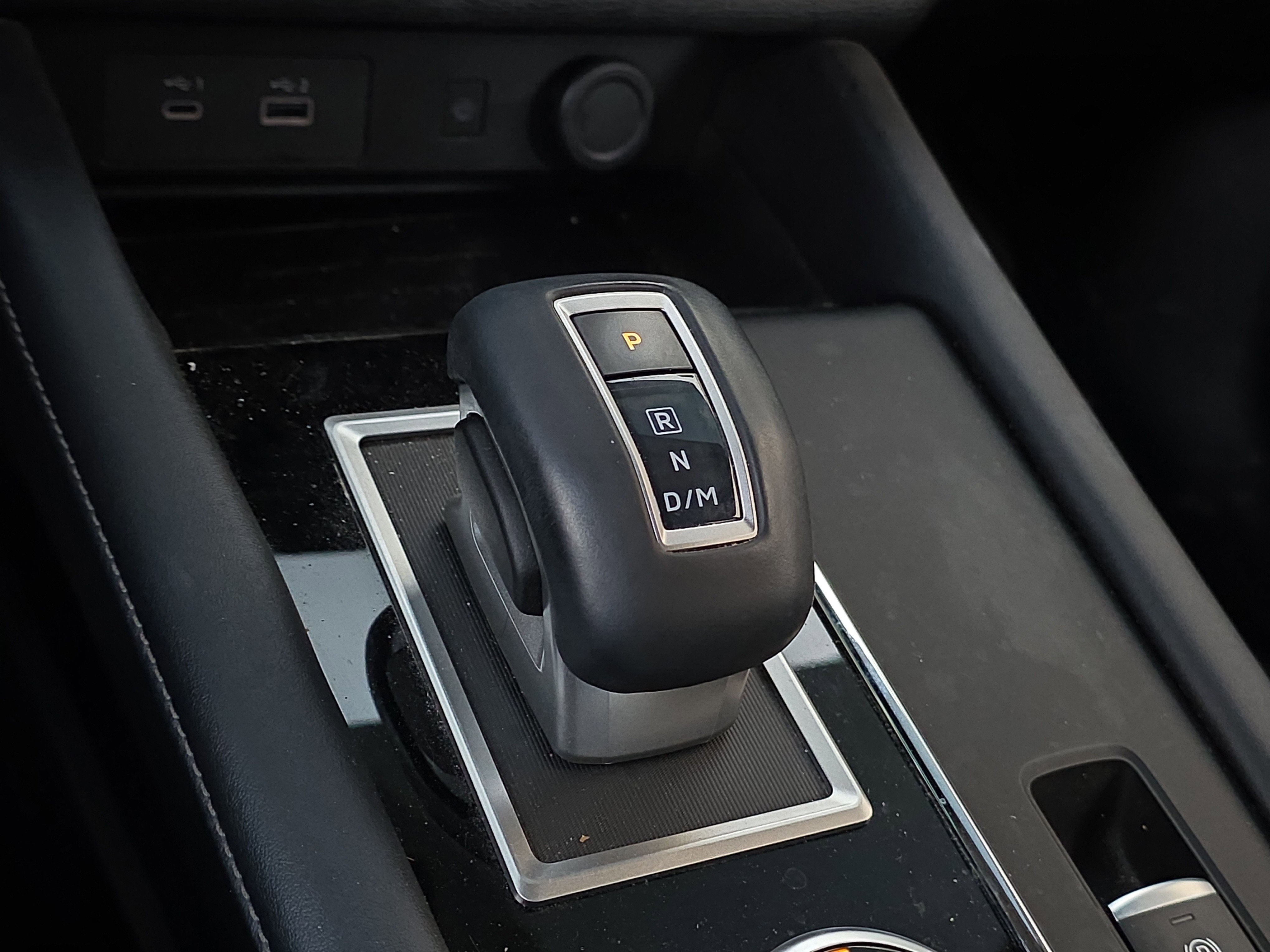 Used 2024 Mitsubishi Outlander SE image 17