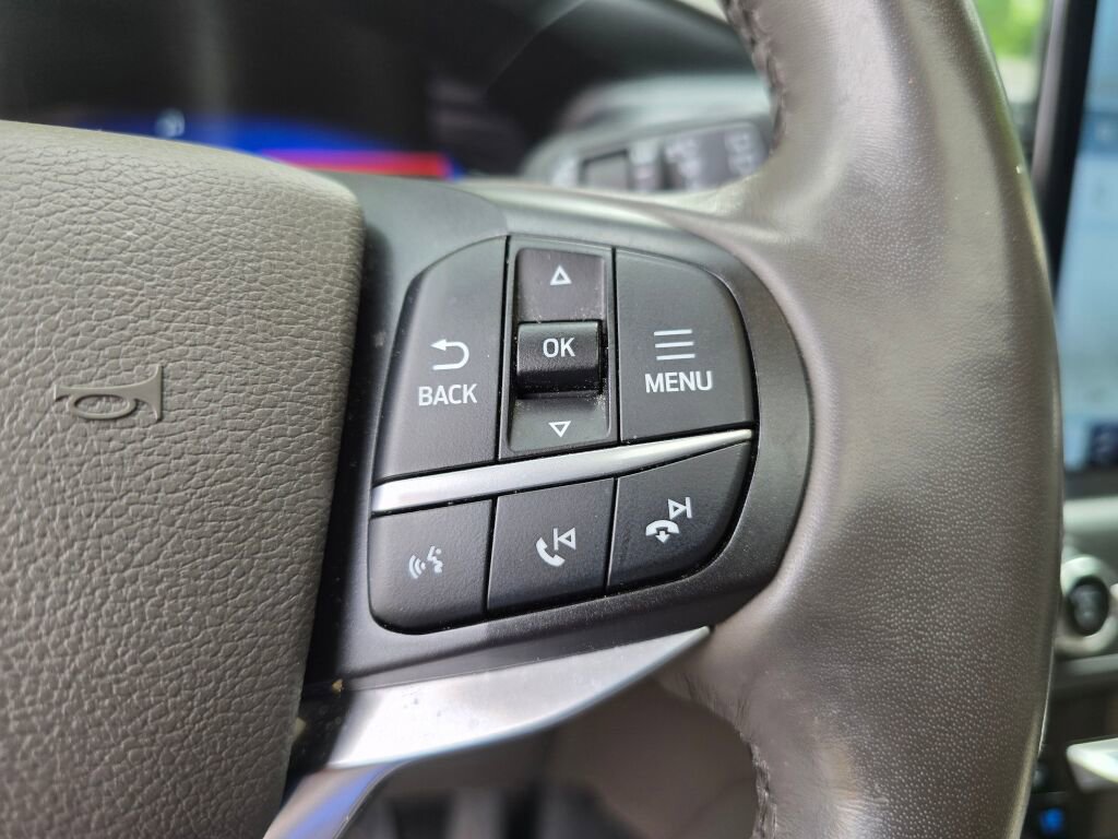 Used 2020 Ford Explorer Platinum w/ Premium Technology Package image 29