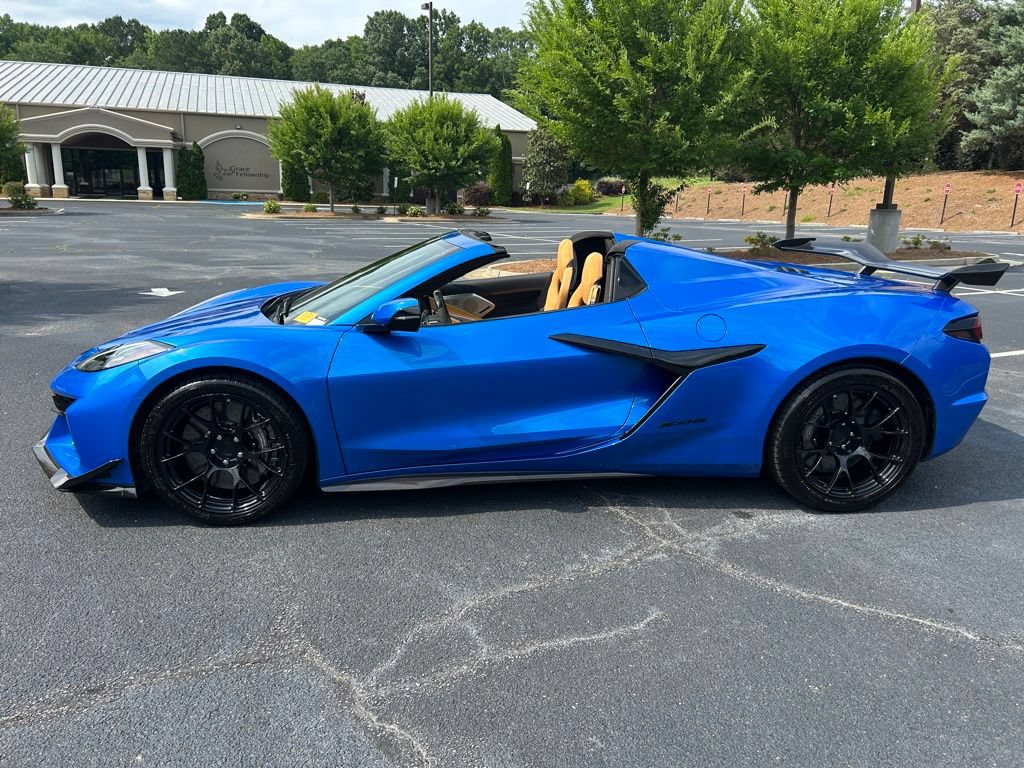 Used 2024 Chevrolet Corvette Z06 w/ Z07 Performance Package RWD image 27
