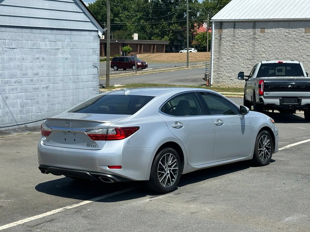 Used 2017 Lexus ES 350 w/ Luxury Package FWD image 9
