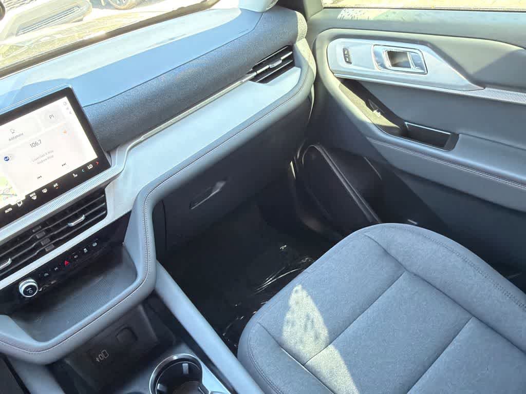 New 2026 Ford Explorer Active RWD image 23