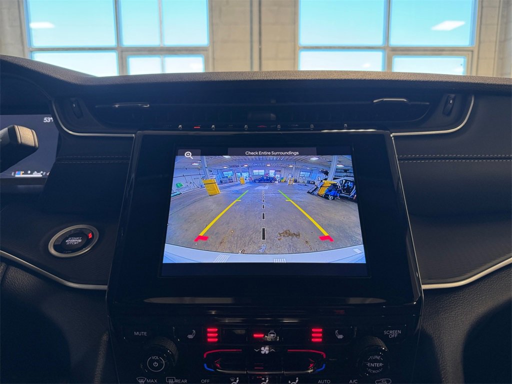 New 2025 Jeep Grand Cherokee Laredo X w/ Luxury Tech Group I image 18