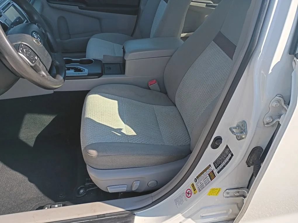 Used 2012 Toyota Camry LE FWD image 9