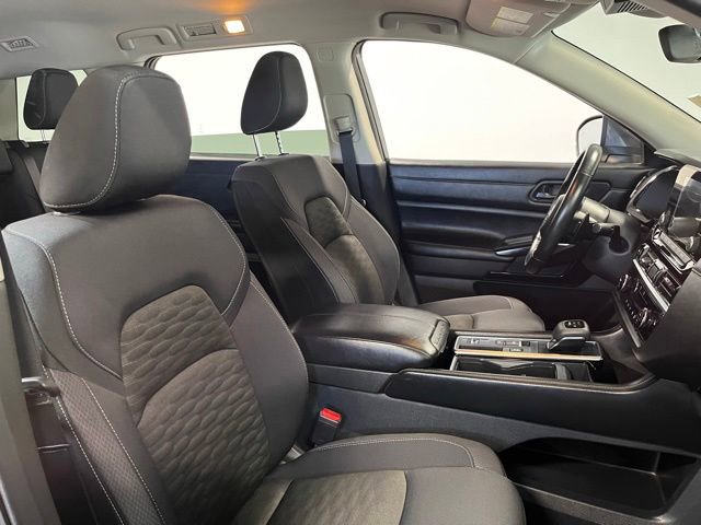 Used 2024 Nissan Pathfinder SV FWD image 10