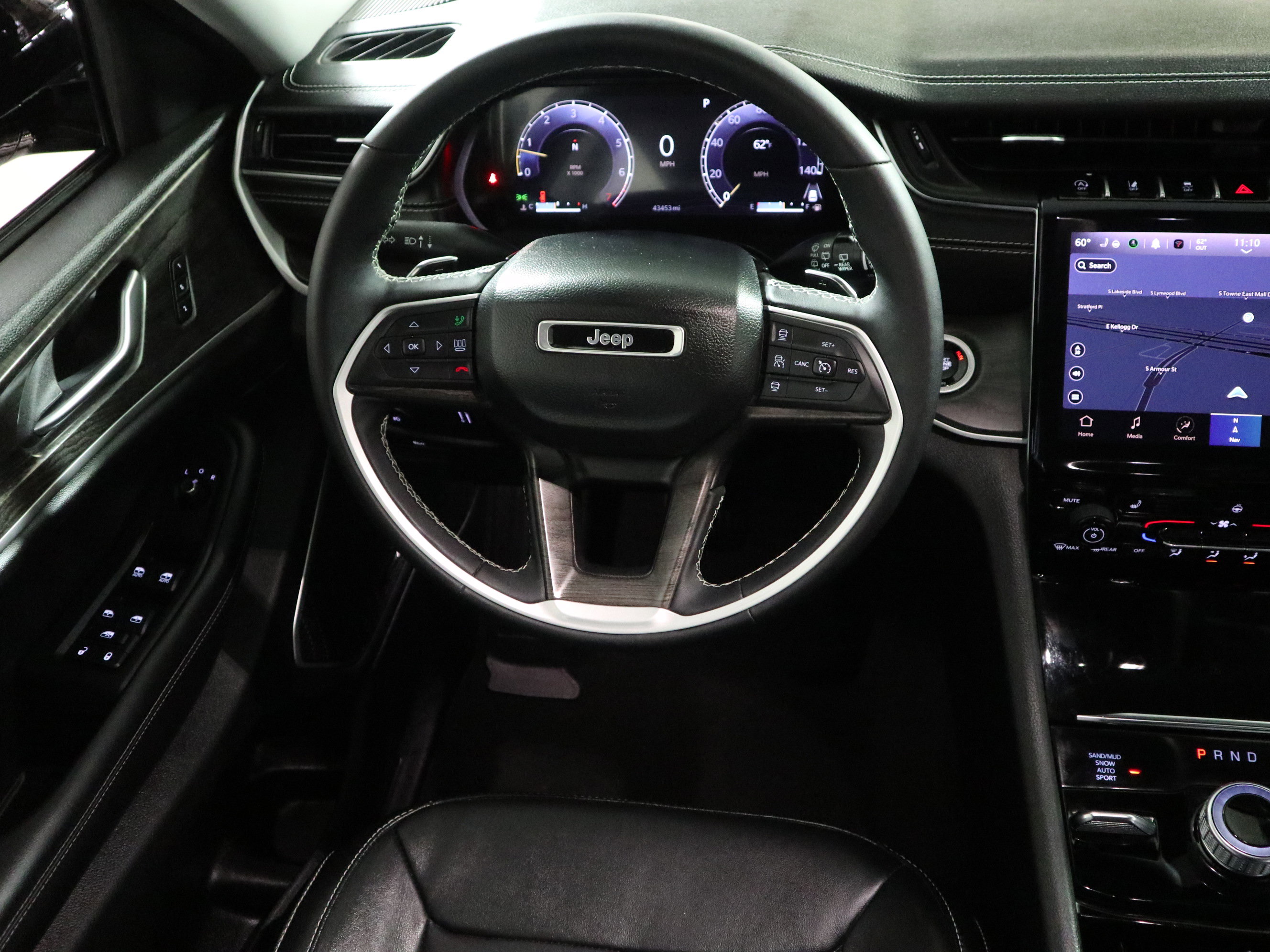 Used 2023 Jeep Grand Cherokee L Limited AWD/4WD image 13