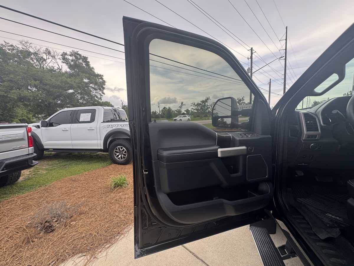 Used 2022 Ford F350 Lariat w/ Lariat Ultimate Package AWD/4WD image 28