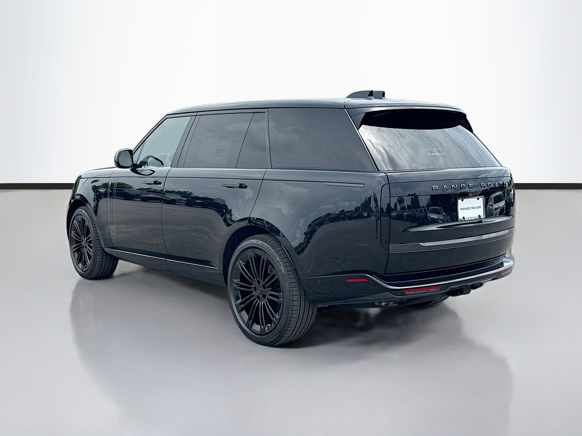 New 2026 Land Rover Range Rover Long Wheelbase SE AWD/4WD image 3