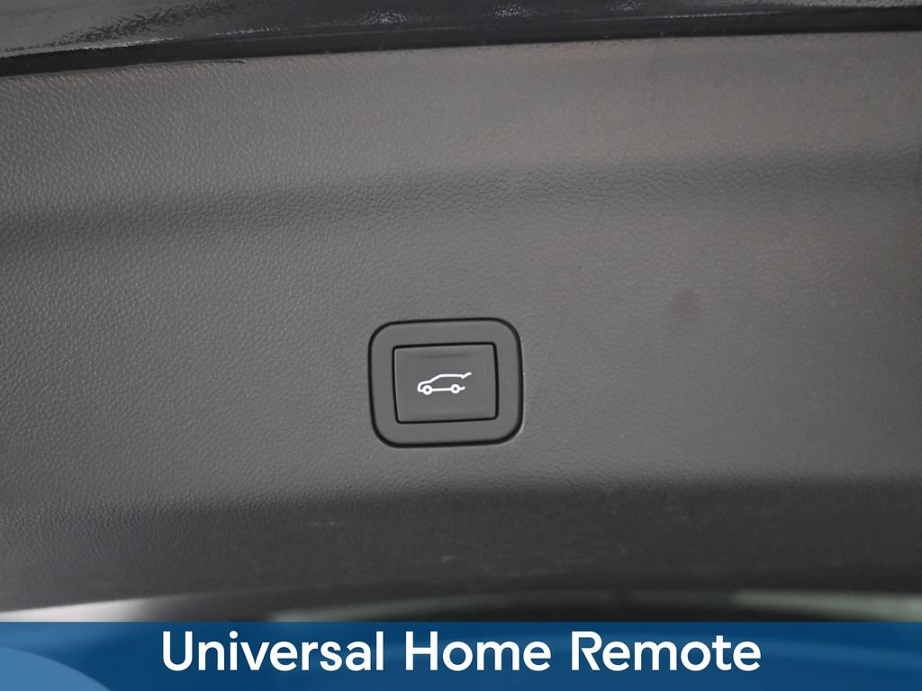 Used 2025 Chevrolet Tahoe Premier AWD/4WD image 13