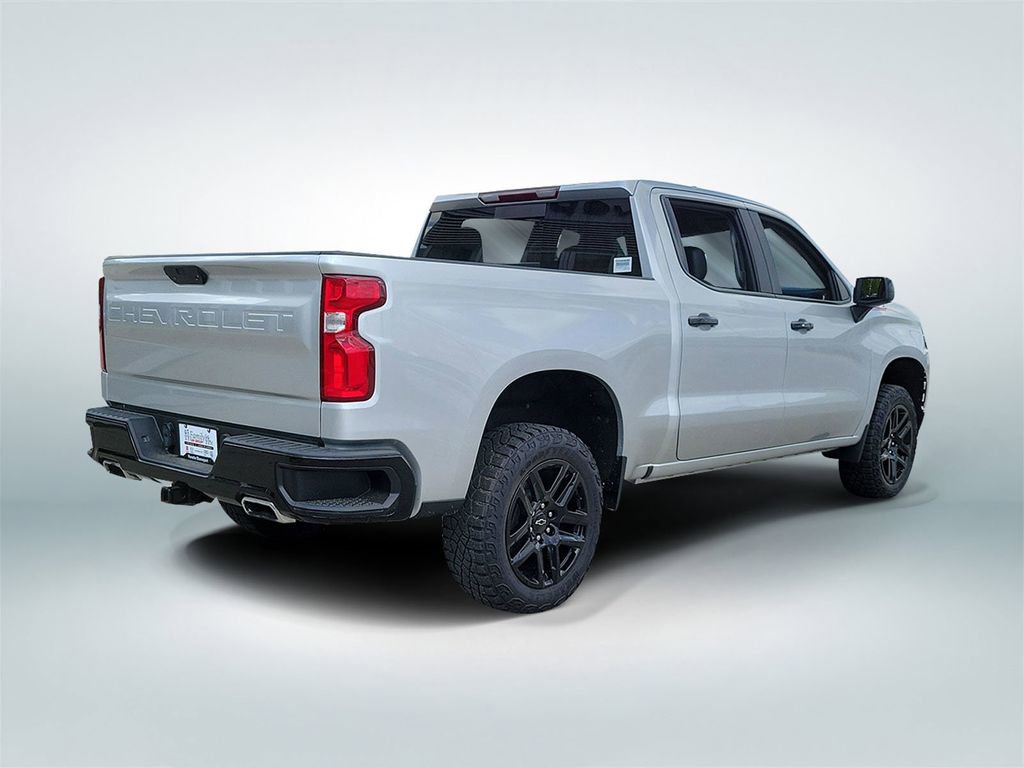 Used 2021 Chevrolet Silverado 1500 LT Trail Boss w/ Convenience Package II image 3