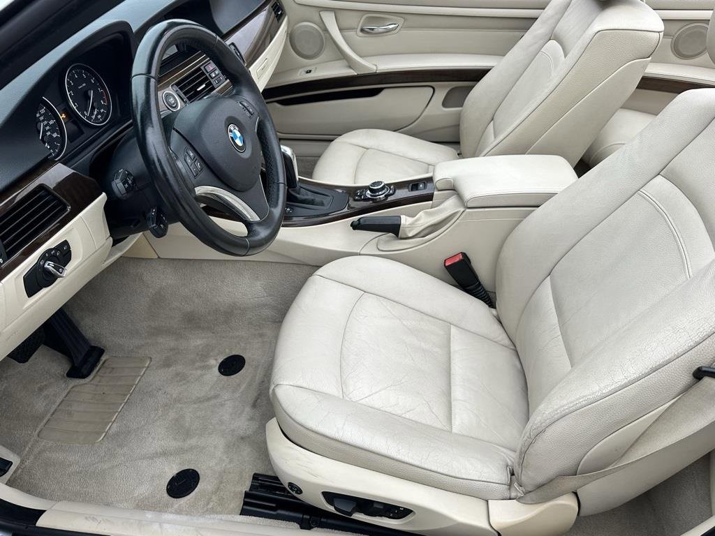 Used 2012 BMW 328i Convertible image 6