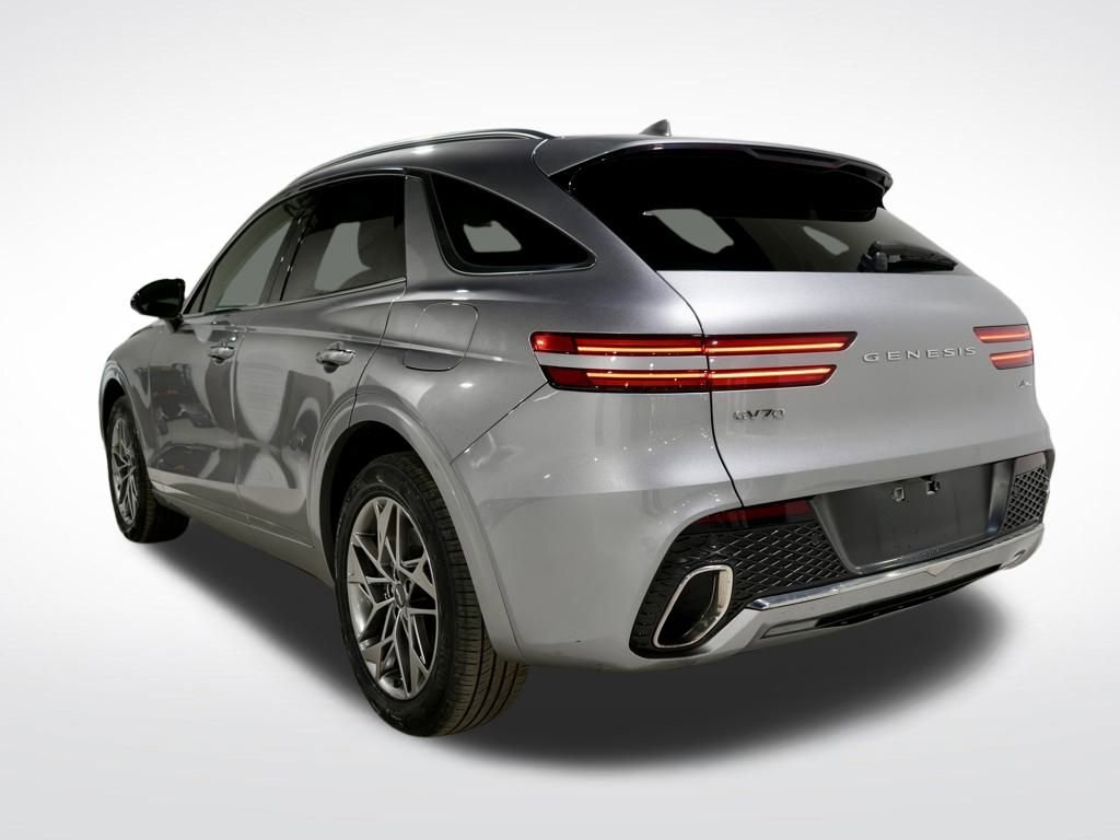 Used 2023 Genesis GV70 2.5T w/ Select Package image 8