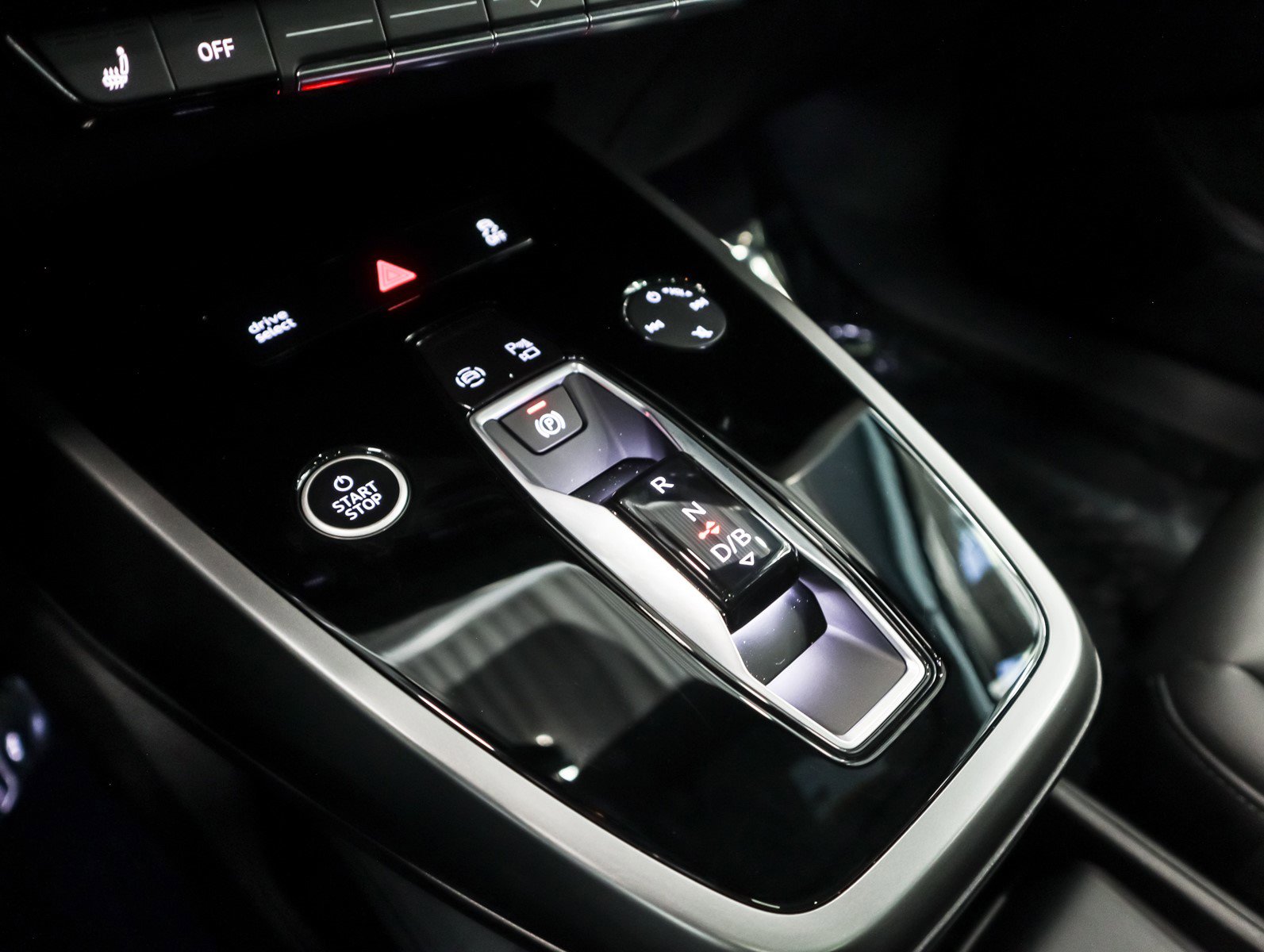 Used 2024 Audi Q4 e-tron Premium Plus w/ Premium Plus image 19