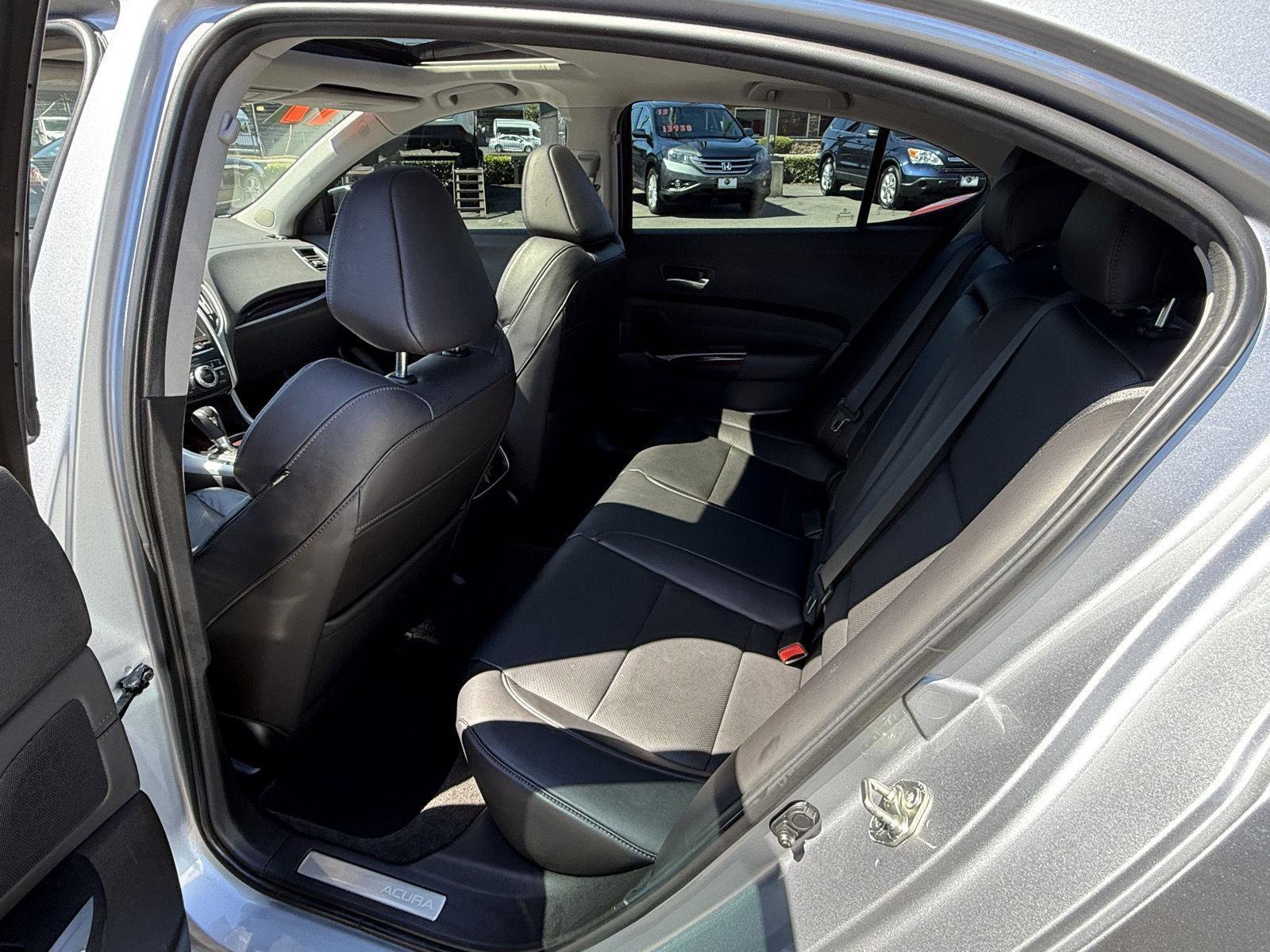 Used 2017 Acura TLX w/ Technology Package image 15