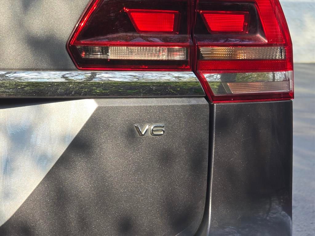 Used 2018 Volkswagen Atlas SEL w/ R-Line Package image 5