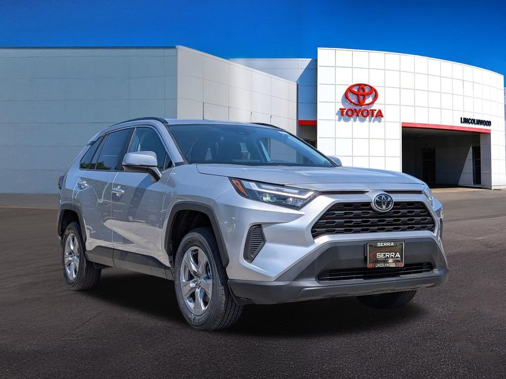 Used 2025 Toyota RAV4 XLE AWD/4WD image 7