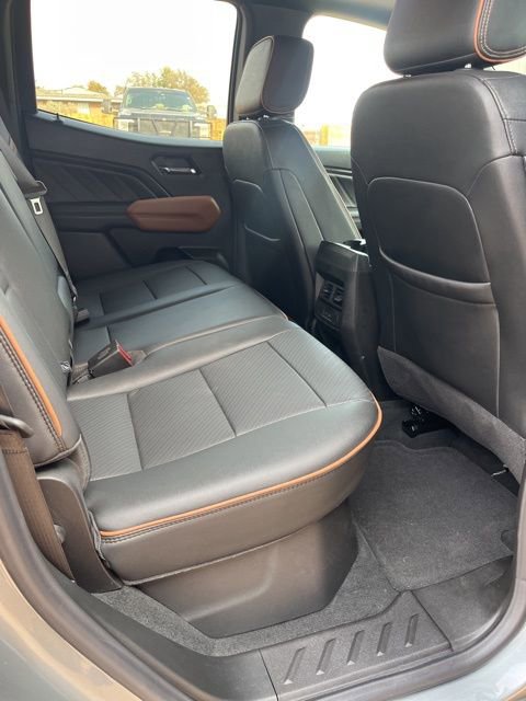 Used 2025 GMC Canyon AT4 w/ Off-Road Front Bumper Package image 10