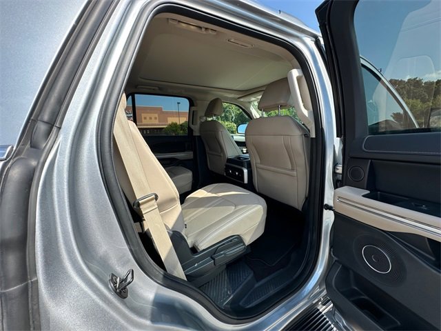 Used 2023 Ford Expedition Limited image 17