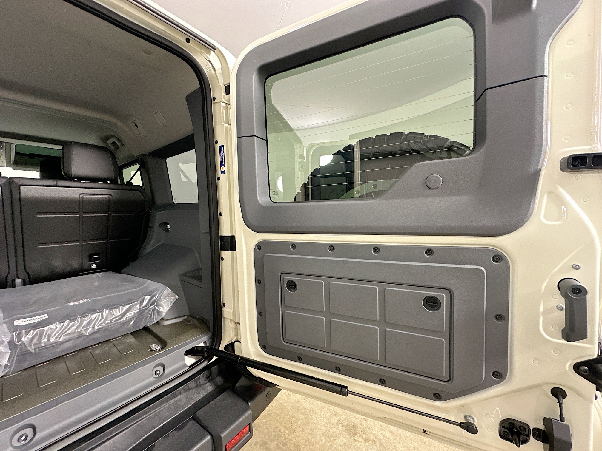 New 2025 INEOS Grenadier Fieldmaster Edition image 44