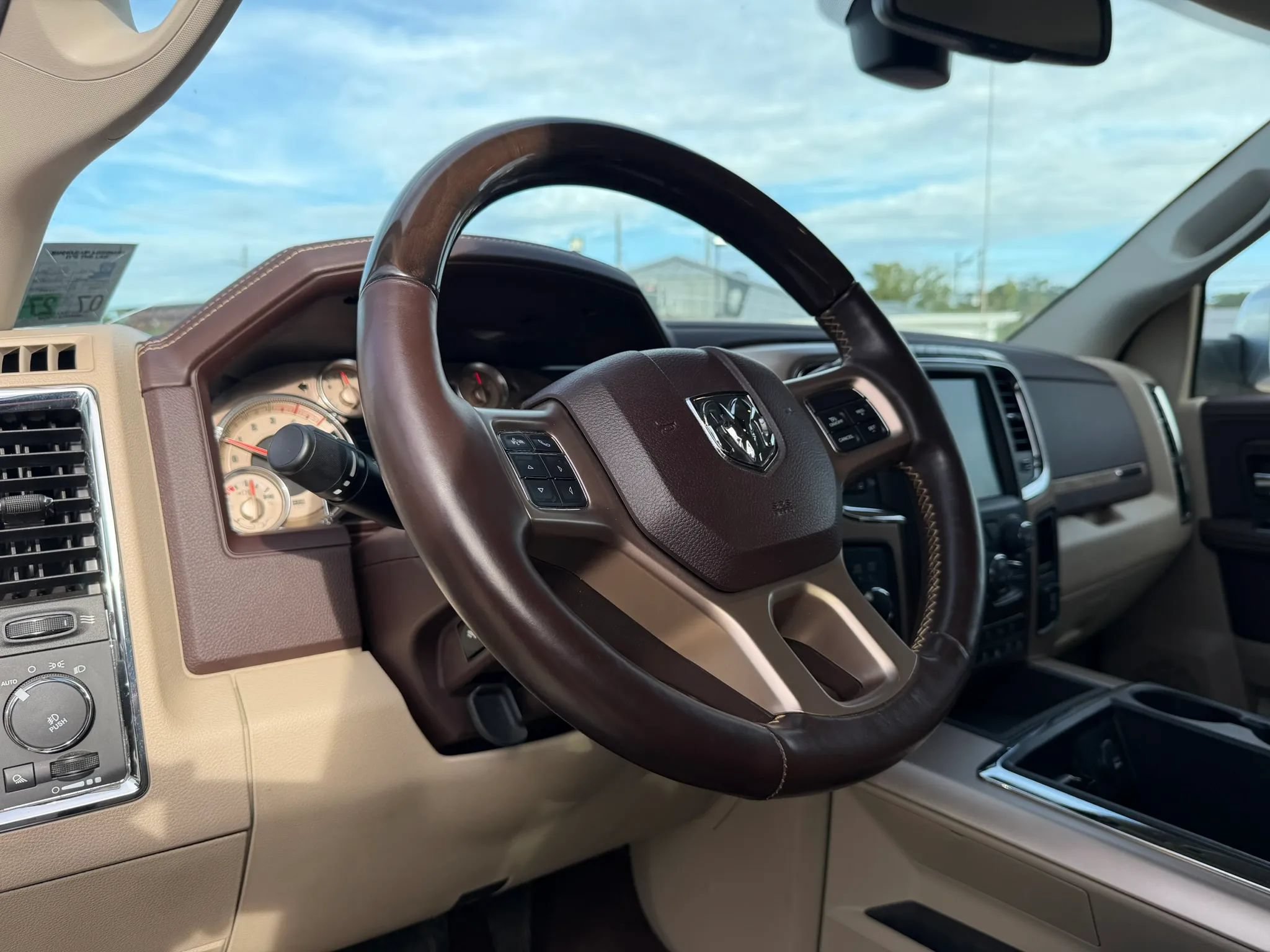 Used 2015 RAM 3500 Laramie Longhorn AWD/4WD image 11