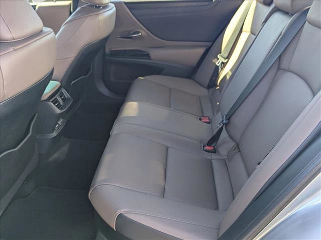 Used 2023 Lexus ES 300h w/ Premium Package image 17