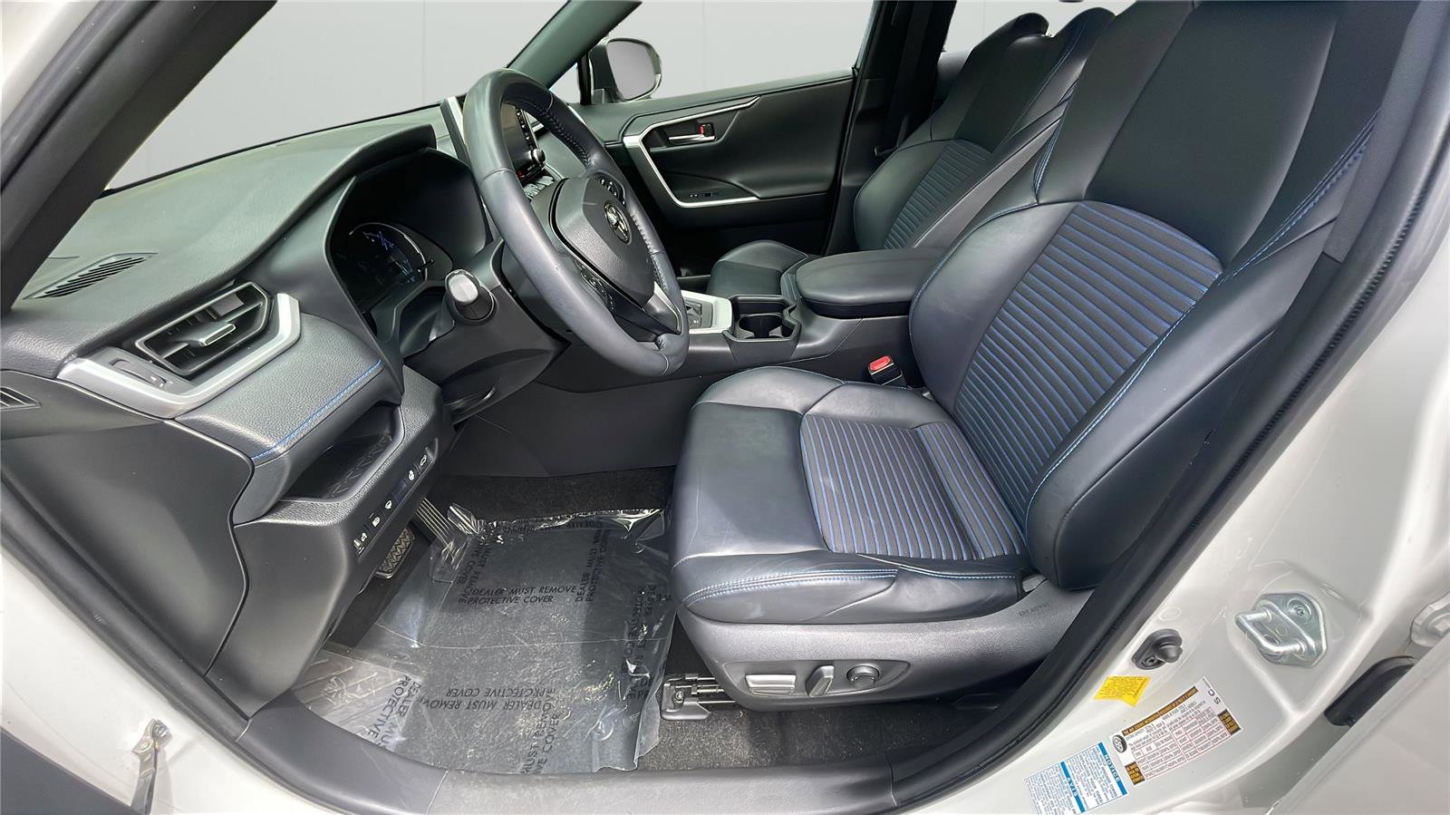 Used 2020 Toyota RAV4 XSE w/ XSE Grade Weather Package image 20