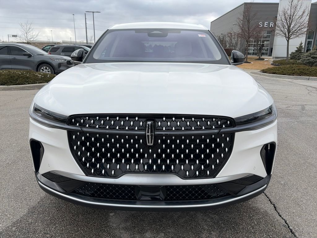 Used 2025 Lincoln Nautilus Premier image 2