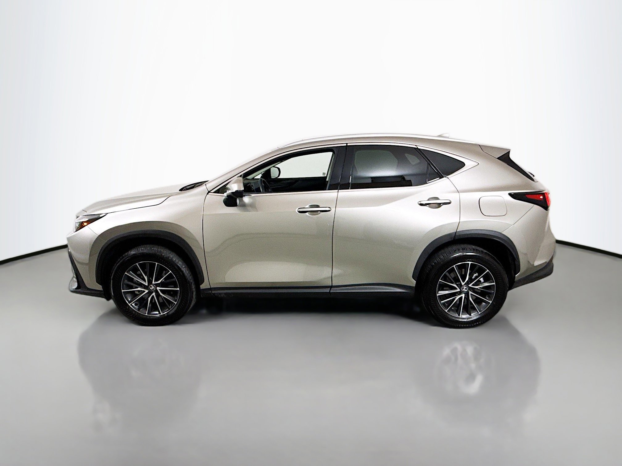 Used 2024 Lexus NX 350 AWD image 4