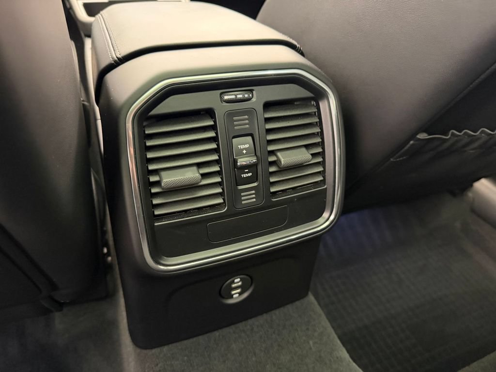 Used 2024 Porsche Macan Turbo AWD/4WD image 15