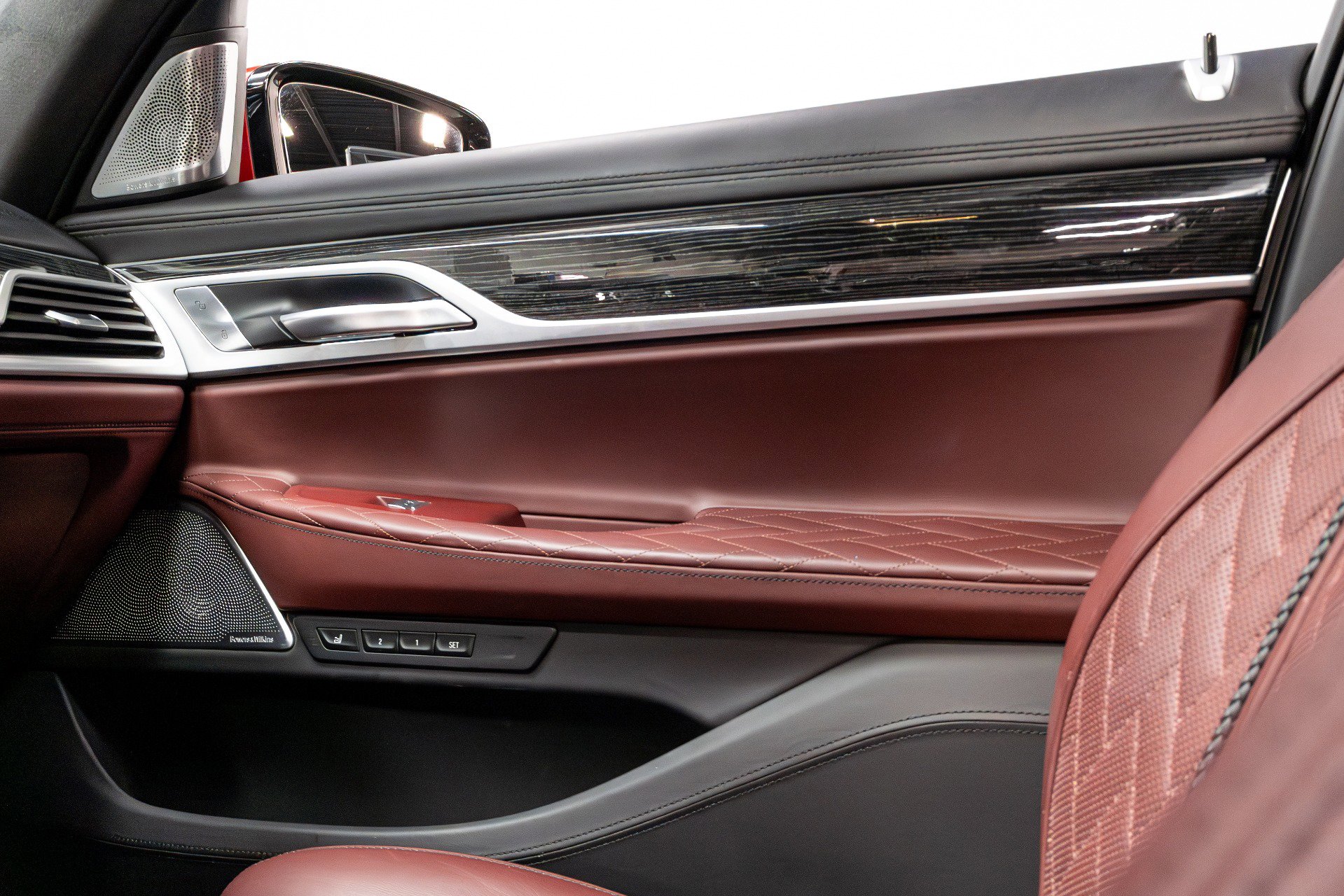 Used 2020 BMW 750i xDrive w/ Executive Package image 11