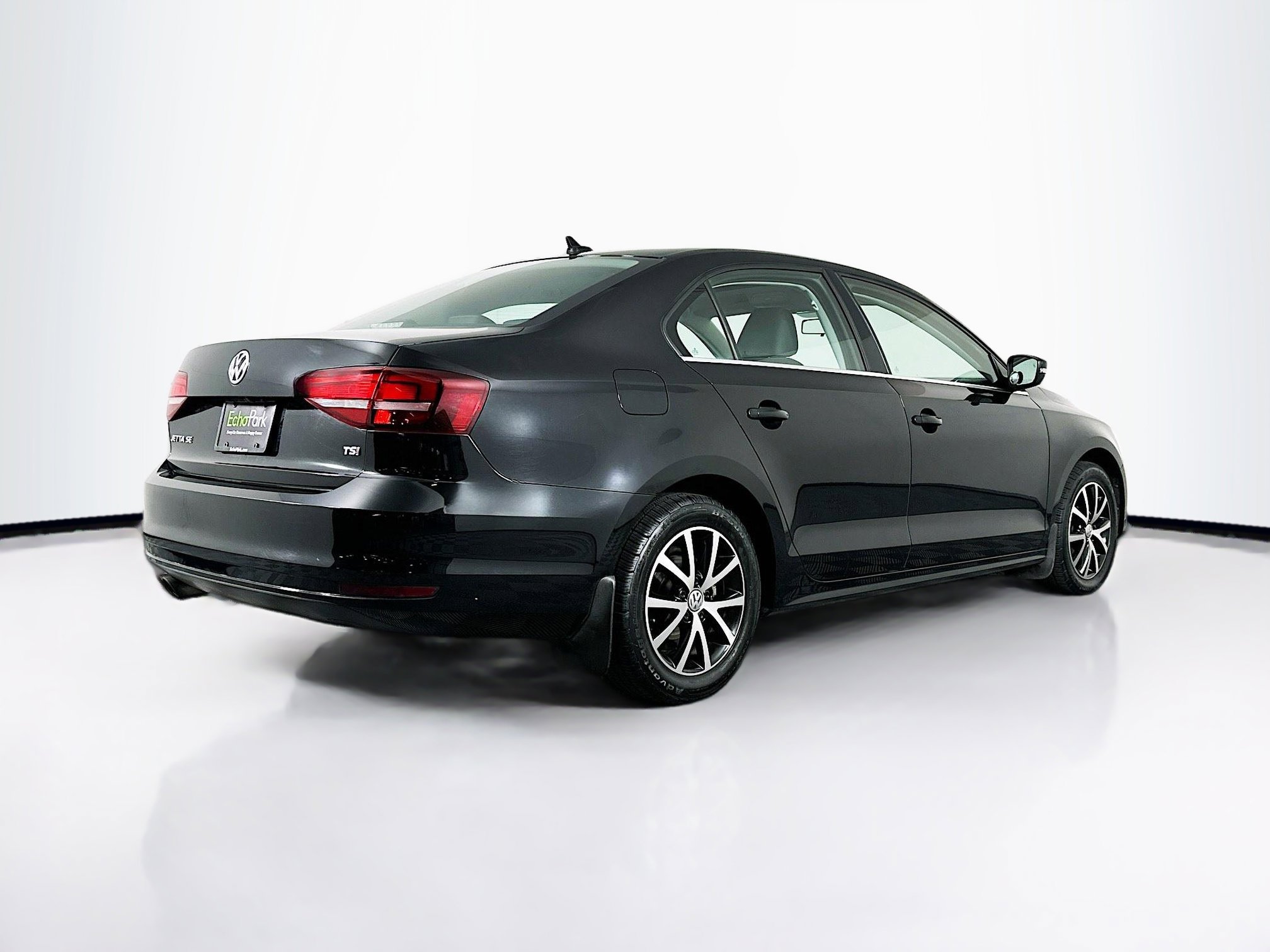 Used 2018 Volkswagen Jetta SE image 9