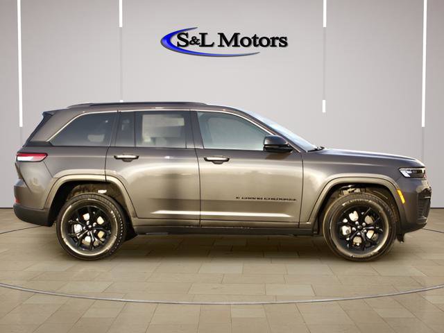 New 2026 Jeep Grand Cherokee Altitude AWD/4WD image 11