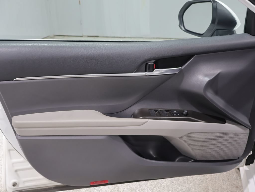 Used 2021 Toyota Camry LE FWD image 13