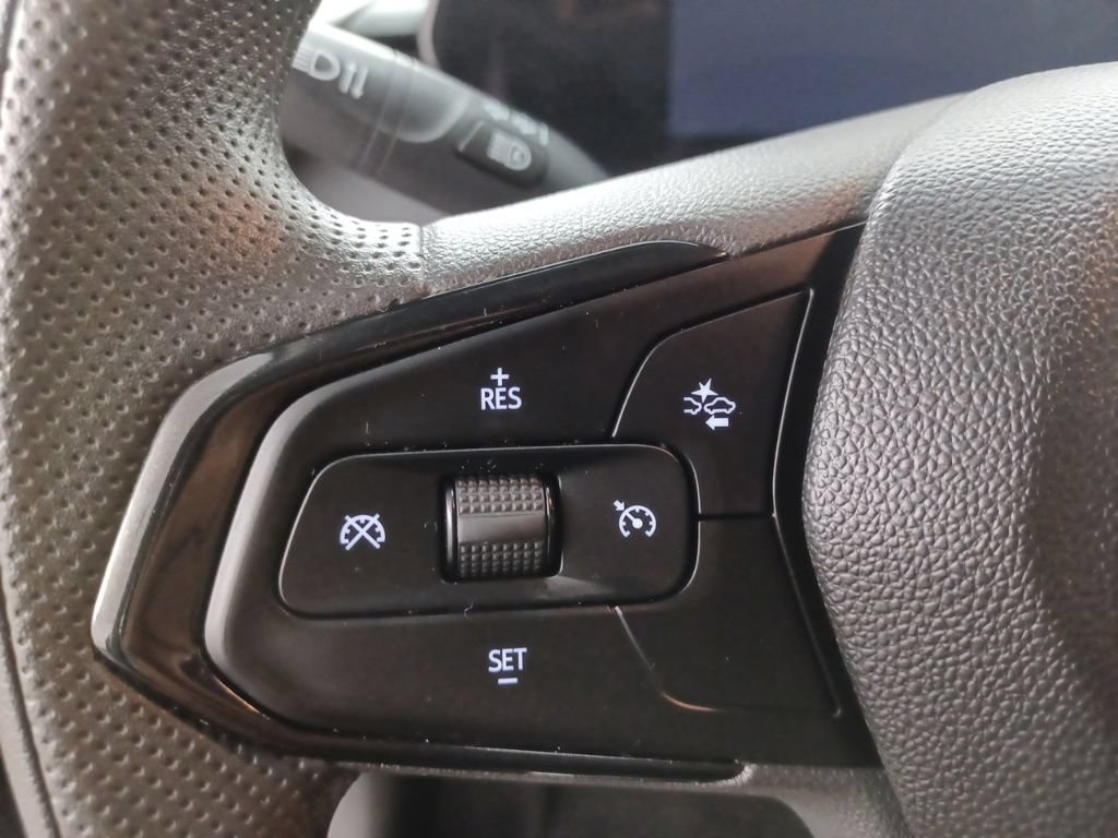Used 2025 Chevrolet TrailBlazer LT FWD image 19