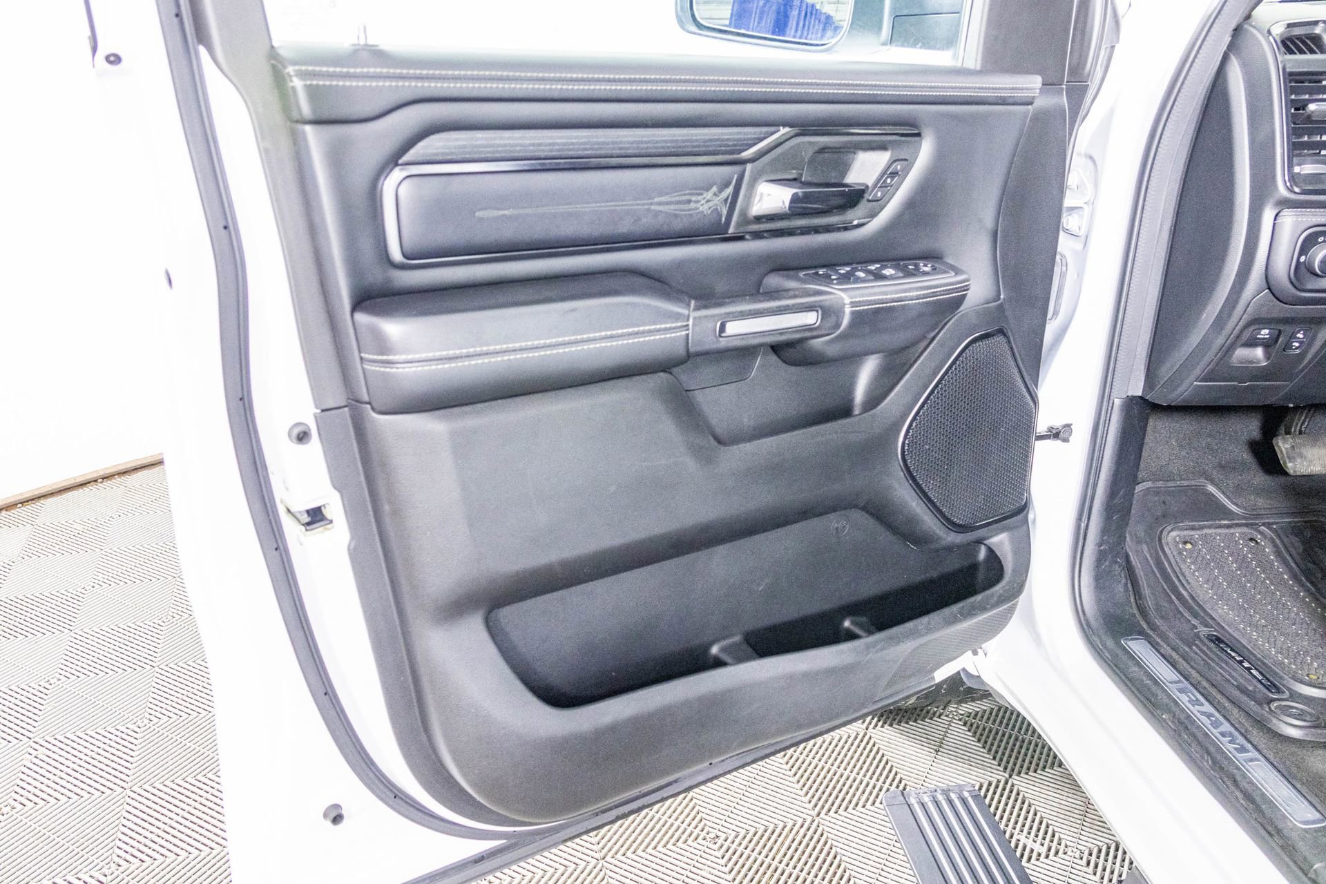 Used 2023 RAM 1500 Limited w/ Body Color Bumper Group image 16