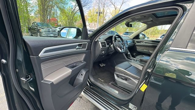 Used 2021 Volkswagen Atlas SEL R-Line w/ Atlas Adventure Package AWD/4WD image 30