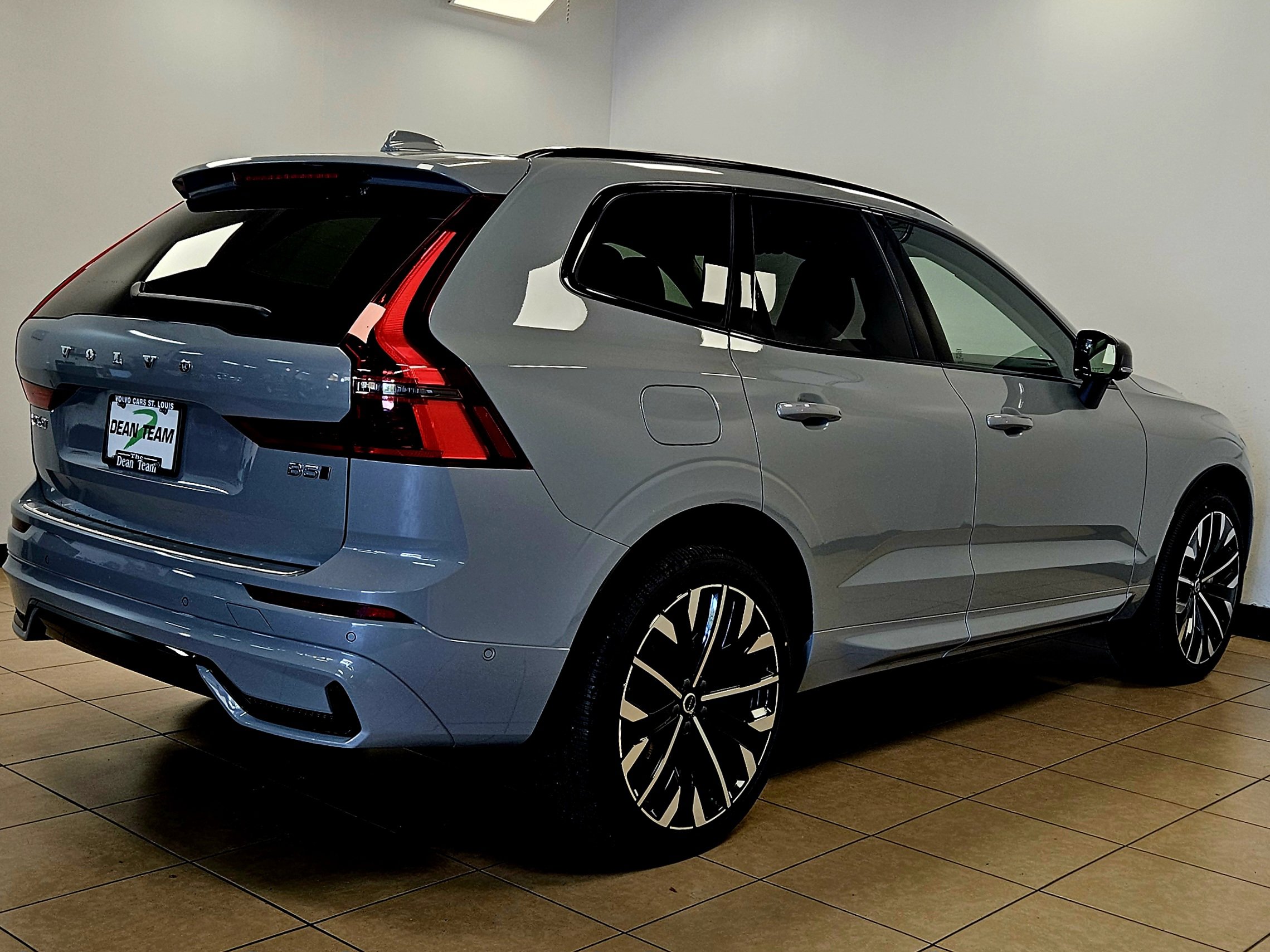 New 2026 Volvo XC60 B5 Ultra w/ Protection Package Premier image 5
