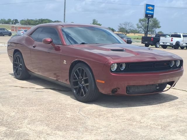 Used 2017 Dodge Challenger R/T Scat Pack w/ Leather Interior Group RWD image 3
