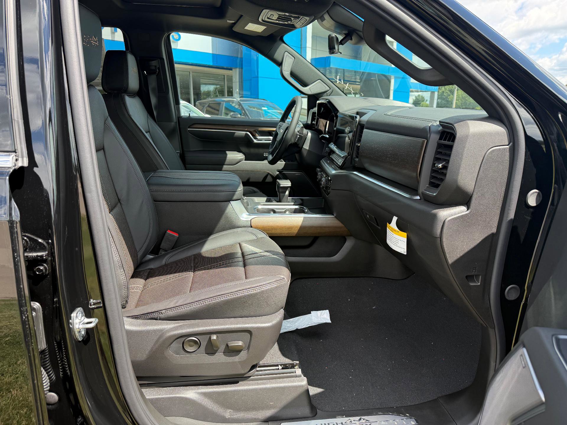 New 2026 Chevrolet Silverado 1500 High Country image 9