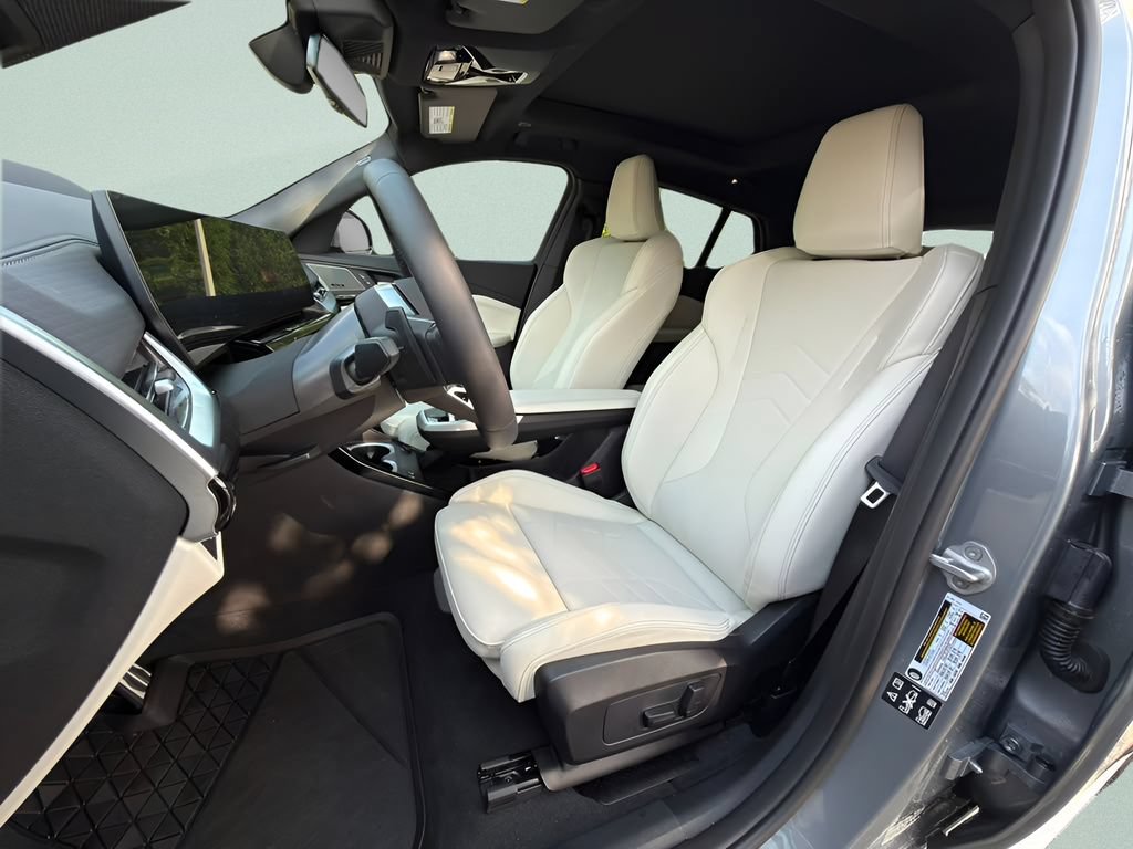 New 2026 BMW X2 xDrive28i AWD/4WD image 10