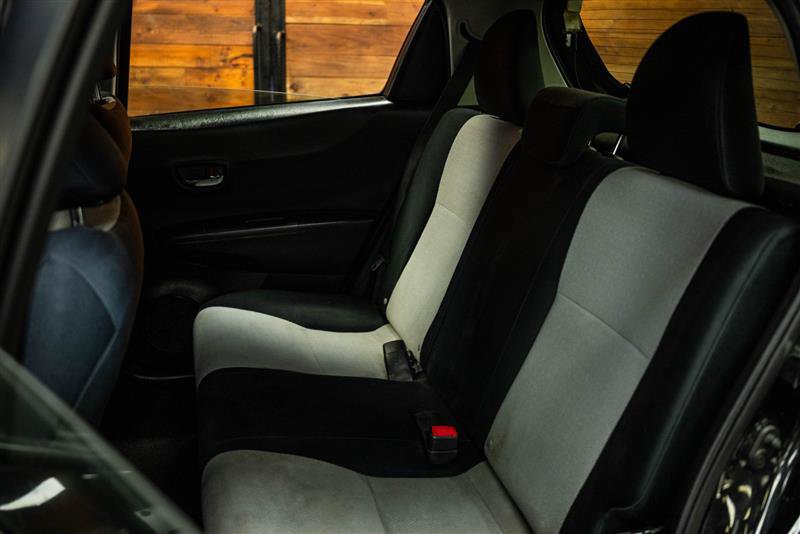 Used 2013 Toyota Yaris LE FWD image 10