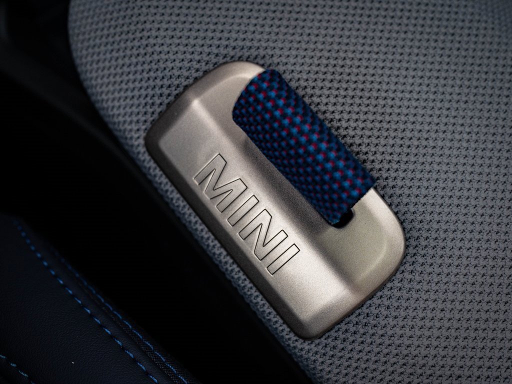 Certified 2025 MINI Cooper S image 31