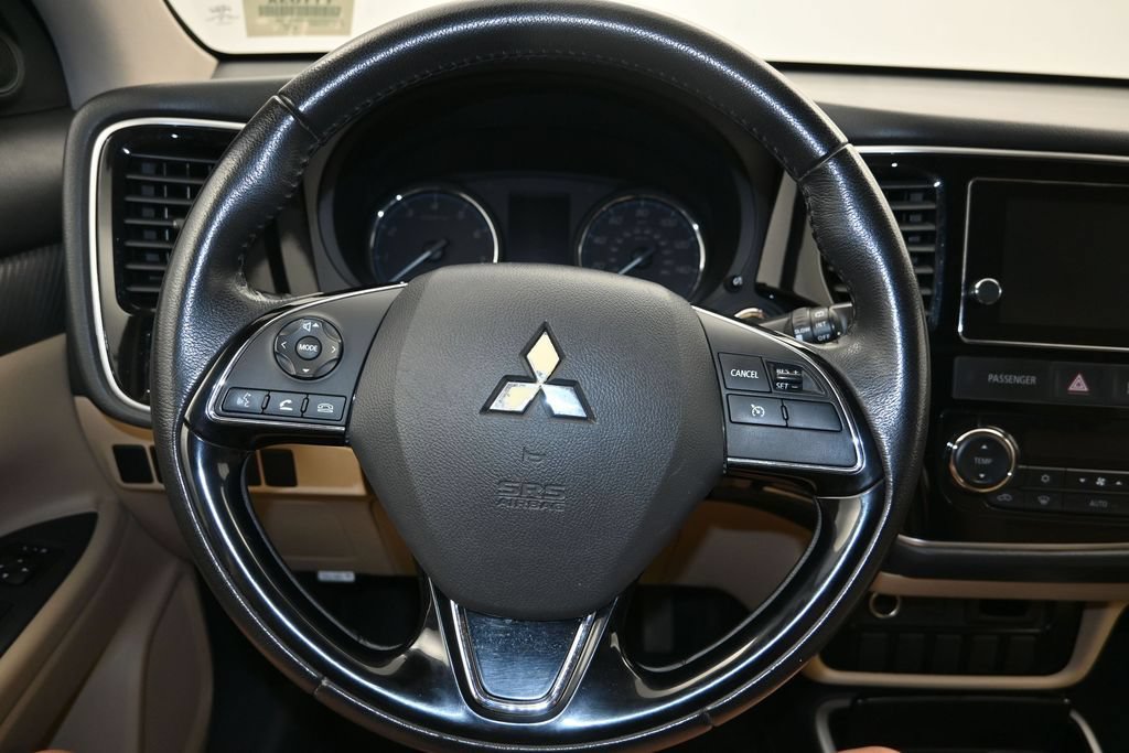 Used 2018 Mitsubishi Outlander SE FWD image 12