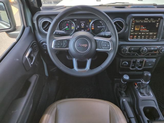Used 2023 Jeep Wrangler Unlimited Sahara AWD/4WD image 15