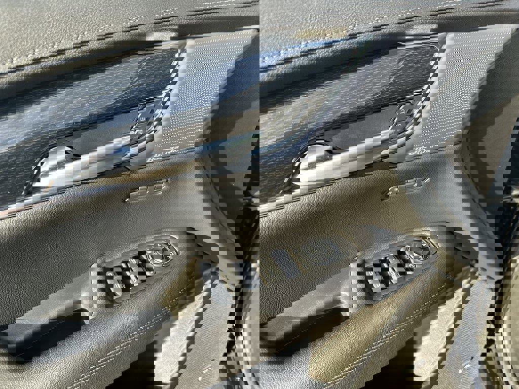 Used 2024 Cadillac XT5 Premium Luxury image 13