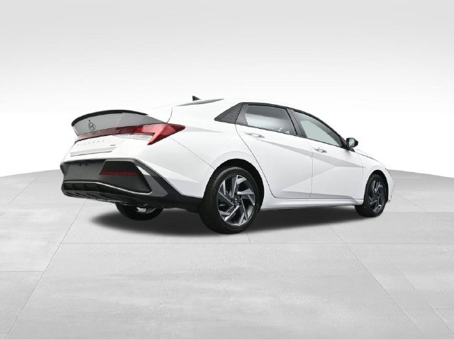 Certified 2025 Hyundai Elantra SEL FWD image 37
